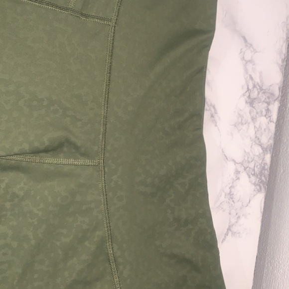 OLD NAVY GO DRY LEGGING - Picture 7 of 8